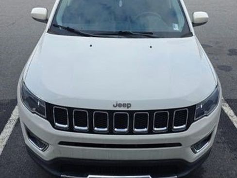 Used 2019 Jeep Compass Limited AWD/4WD image 2