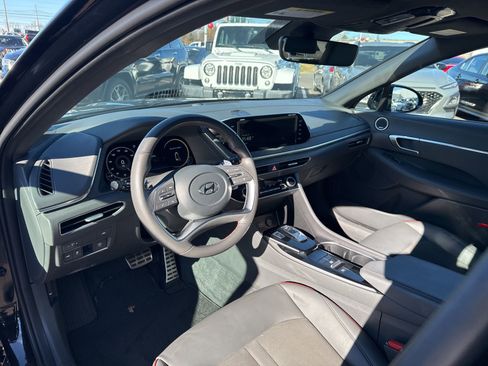 Used 2023 Hyundai Sonata SEL Plus w/ Preferred Accessory Package image 11