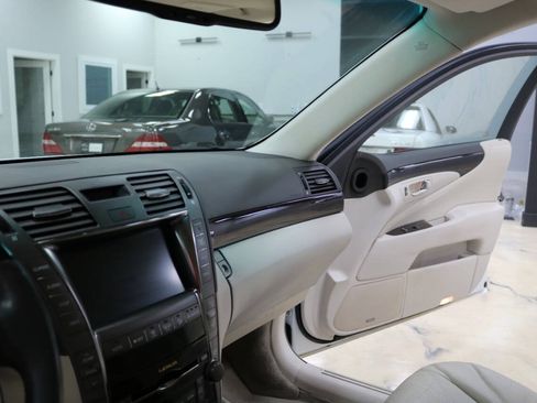 Used 2008 Lexus LS 460 L w/ Preferred Accessory Pkg RWD image 69