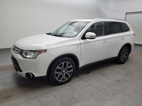 Used 2015 Mitsubishi Outlander GT image 2