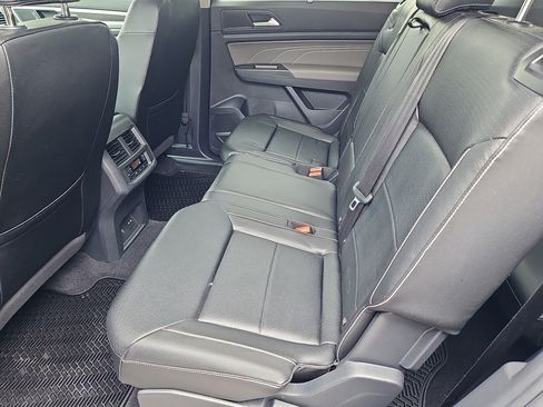 Certified 2023 Volkswagen Atlas SE w/ Black Wheel Package image 30