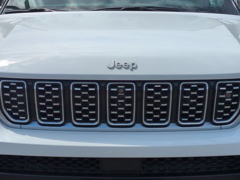 Used 2024 Jeep Grand Cherokee L Summit w/ Advanced Protech Group IV AWD/4WD image 47