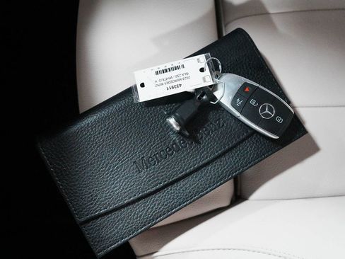 Used 2023 Mercedes-Benz GLA 250 4MATIC image 16