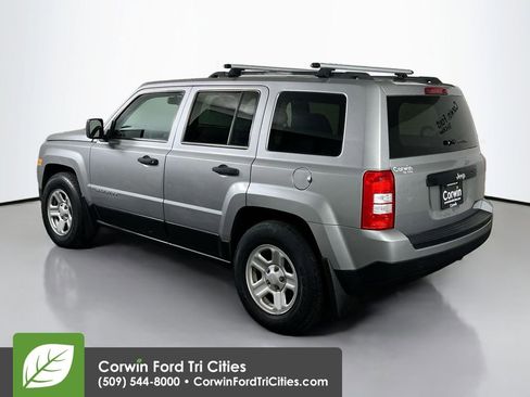 Used 2016 Jeep Patriot Sport image 11