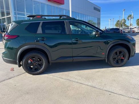 Used 2026 Nissan Rogue SV AWD/4WD image 2