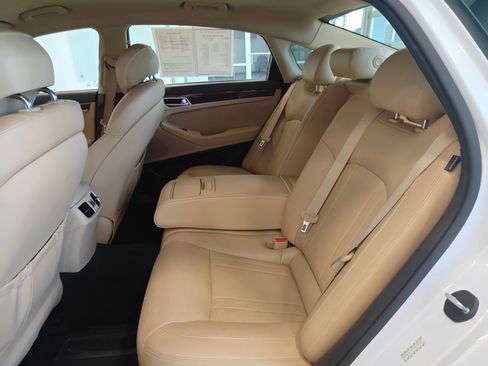 Used 2015 Hyundai Genesis 3.8 AWD/4WD image 14