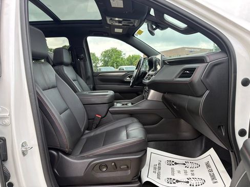 Used 2022 Chevrolet Suburban RST w/ Luxury Package AWD/4WD image 11