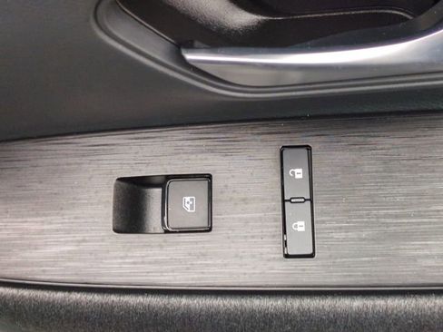 Used 2025 Nissan Kicks SV image 33