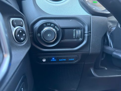 Used 2024 Jeep Wrangler Unlimited Sahara w/ Safety Group AWD/4WD image 27