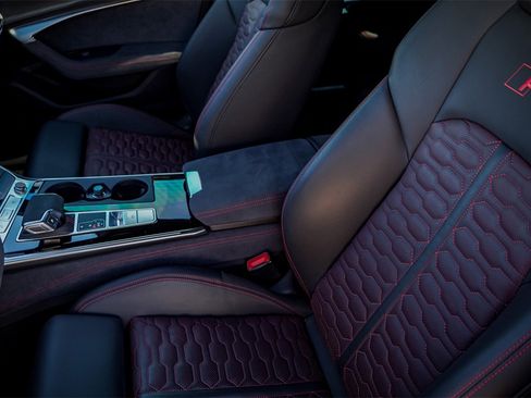 Used 2025 Audi RS 6 performance image 11