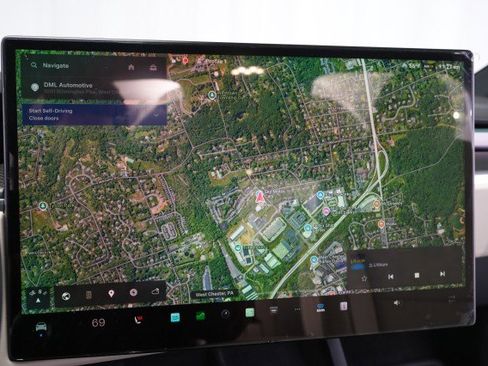 Used 2024 Tesla Model X Plaid image 43