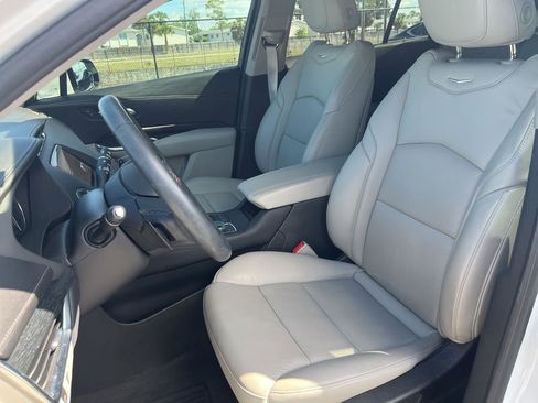 Used 2022 Cadillac XT4 Premium Luxury w/ Enhanced Visibility Package FWD image 19