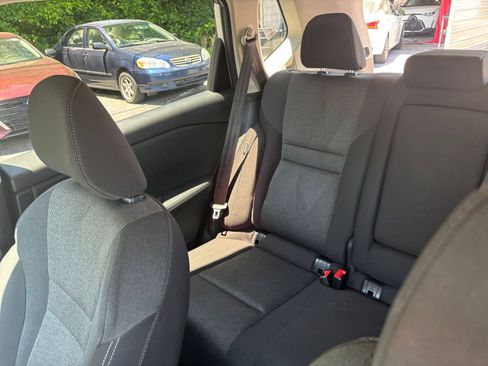 Used 2025 Nissan Rogue SV FWD image 35