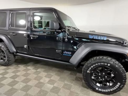 Used 2023 Jeep Wrangler Unlimited w/ 8.4" Radio Group AWD/4WD image 2