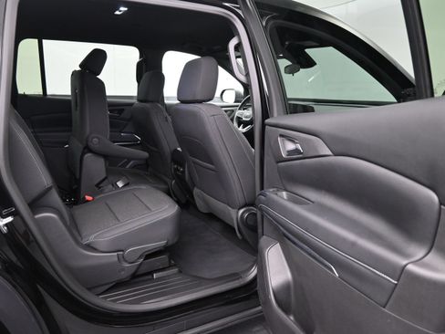 Certified 2026 Chevrolet Traverse LT FWD image 14