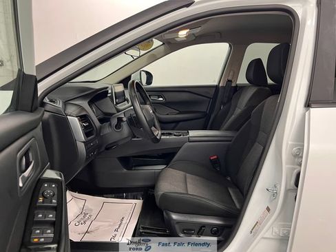 Used 2025 Nissan Rogue SV AWD/4WD image 27