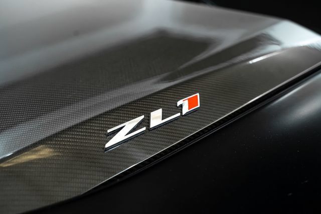 Used 2018 Chevrolet Camaro ZL1 RWD image 15