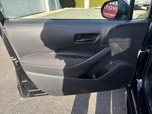 Used 2025 Toyota Corolla LE image 16