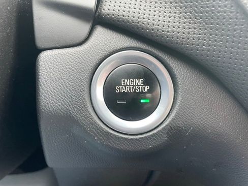 Used 2018 Chevrolet Equinox Premier image 45