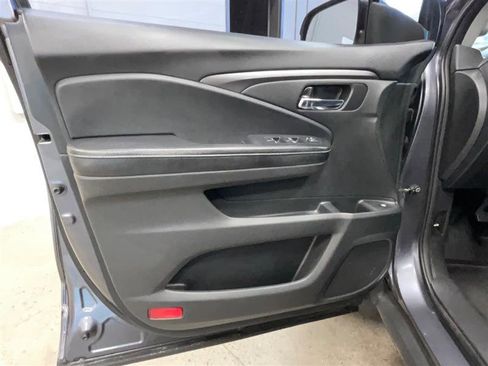 Used 2017 Honda Ridgeline RTL-T image 10