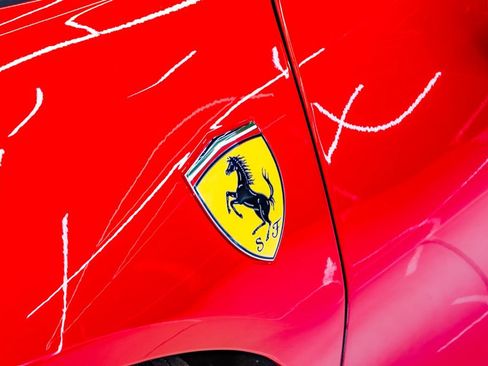 Used 2021 Ferrari SF90 Stradale AWD/4WD image 9