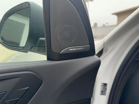 New 2026 BMW X5 xDrive50e image 8