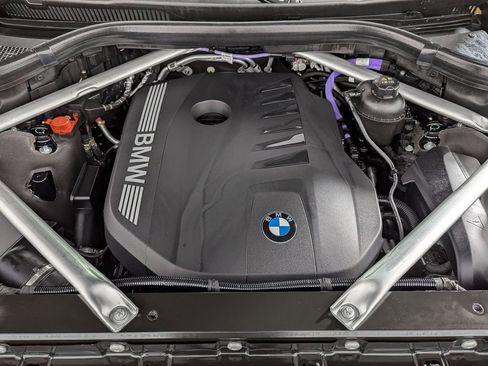 Used 2025 BMW X7 xDrive40i w/ Premium Package image 54