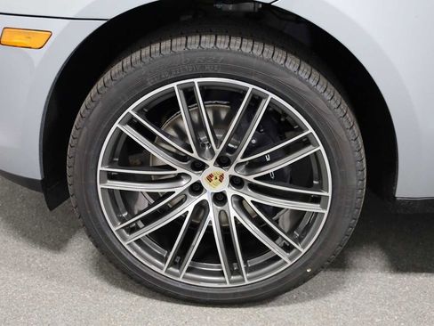 Certified 2026 Porsche Macan AWD/4WD image 40