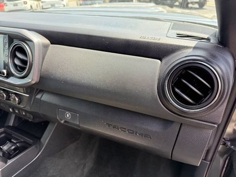 Used 2023 Toyota Tacoma TRD Sport AWD/4WD image 16