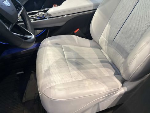 New 2025 Cadillac Lyriq Luxury image 22