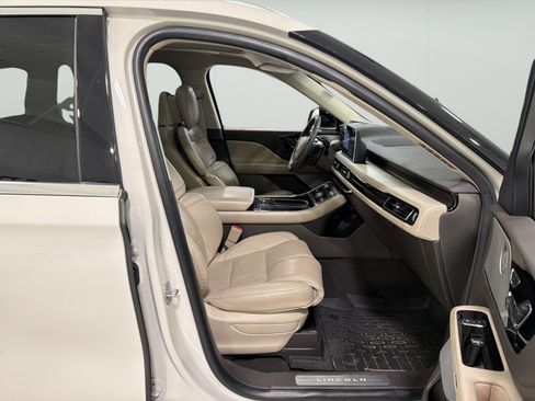 Used 2022 Lincoln Aviator Reserve w/ Equipment Group 201A AWD/4WD image 14