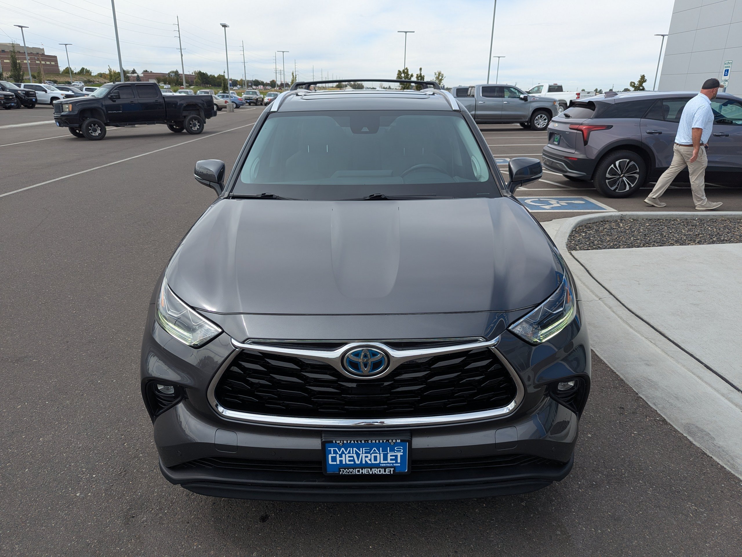 Used 2023 Toyota Highlander Limited AWD/4WD image 5