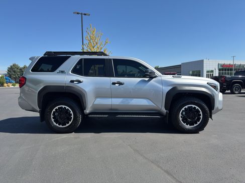 Used 2025 Toyota 4Runner TRD Off-Road AWD/4WD image 3