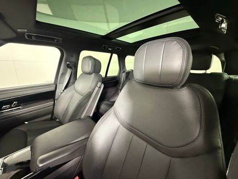 Used 2023 Land Rover Range Rover SE image 12