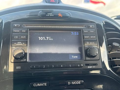 Used 2011 Nissan Juke SL FWD image 38