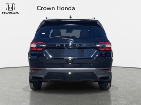 New 2026 Honda Pilot Sport image 3