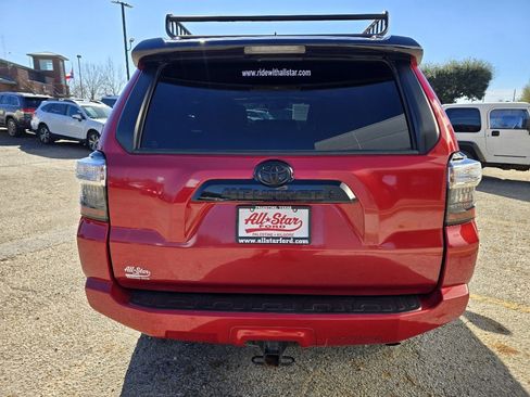 Used 2021 Toyota 4Runner Venture image 6