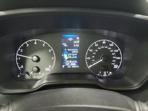 Used 2024 Toyota Corolla LE image 27