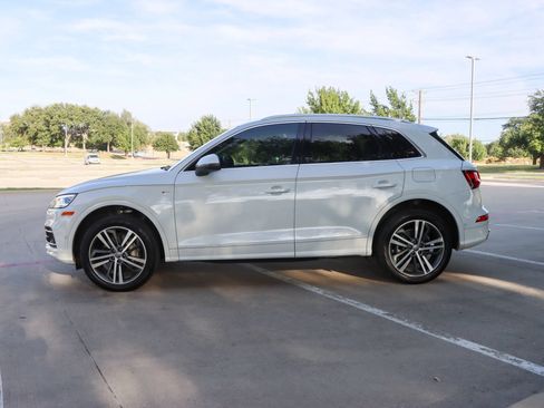 Used 2020 Audi Q5 e Prestige w/ Prestige Package AWD/4WD image 4