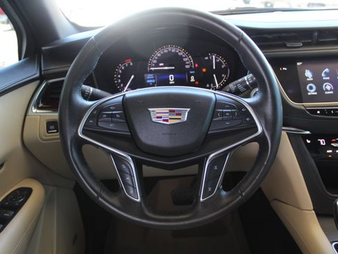 Used 2017 Cadillac XT5 Luxury w/ Driver Awareness Package image 23