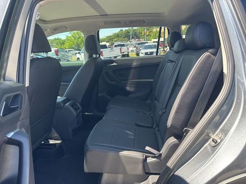 Used 2019 Volkswagen Tiguan SEL FWD image 24