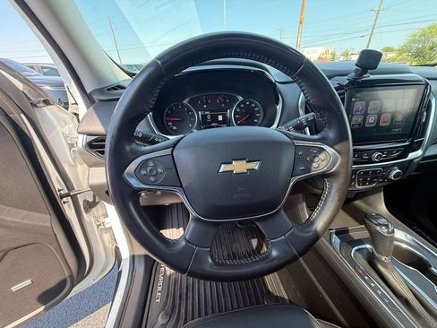 Used 2018 Chevrolet Traverse LT image 16