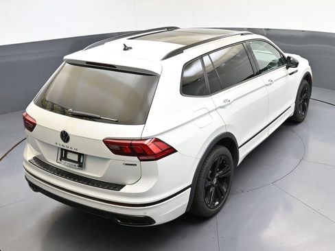 Used 2024 Volkswagen Tiguan SE R-Line image 41
