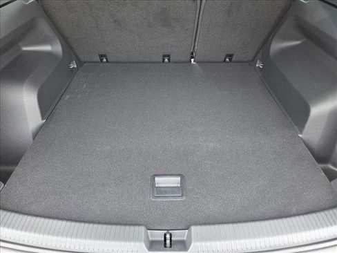 Used 2025 Volkswagen Atlas Cross Sport SE image 6