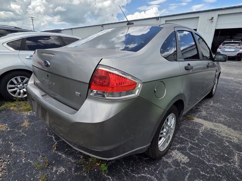 Used 2008 Ford Focus SE FWD image 3
