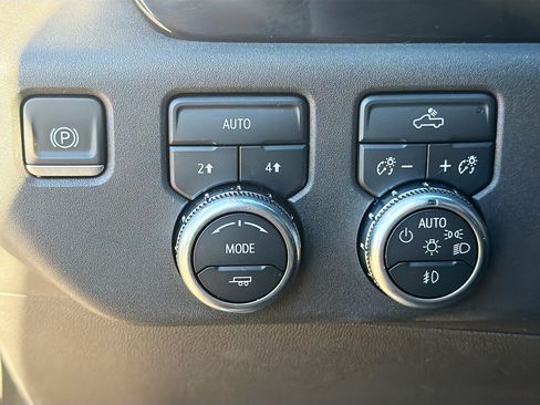 Used 2023 GMC Sierra 1500 Elevation w/ LPO, Elevation Black Package image 34