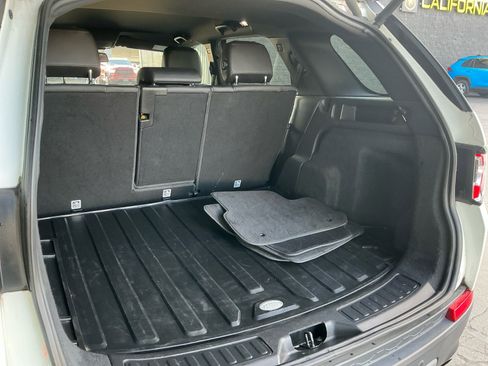 Used 2018 Land Rover Discovery Sport SE AWD/4WD image 17