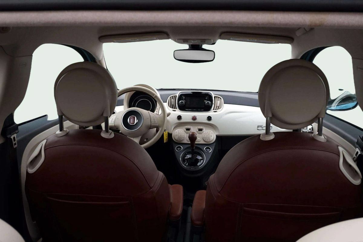 Used 2019 FIAT 500 Lounge FWD image 12