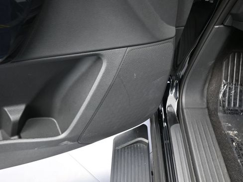 Used 2024 Nissan Pathfinder SV FWD image 14