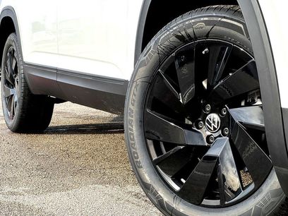 New 2026 Volkswagen Atlas SE